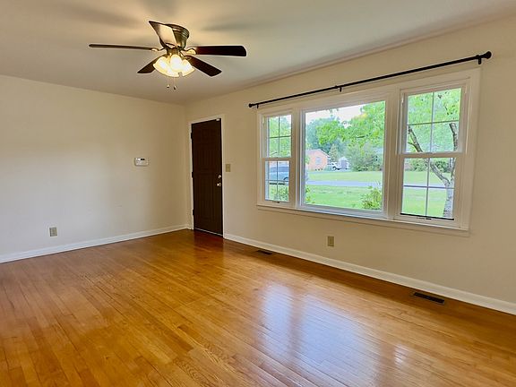 4th image of 805 Fairlane Cir