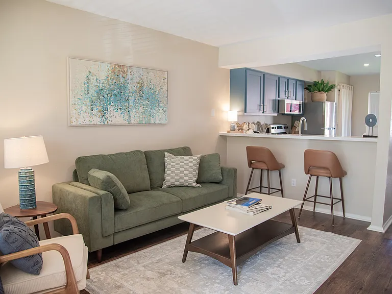 311 Manuel Dr #D — Photo 3