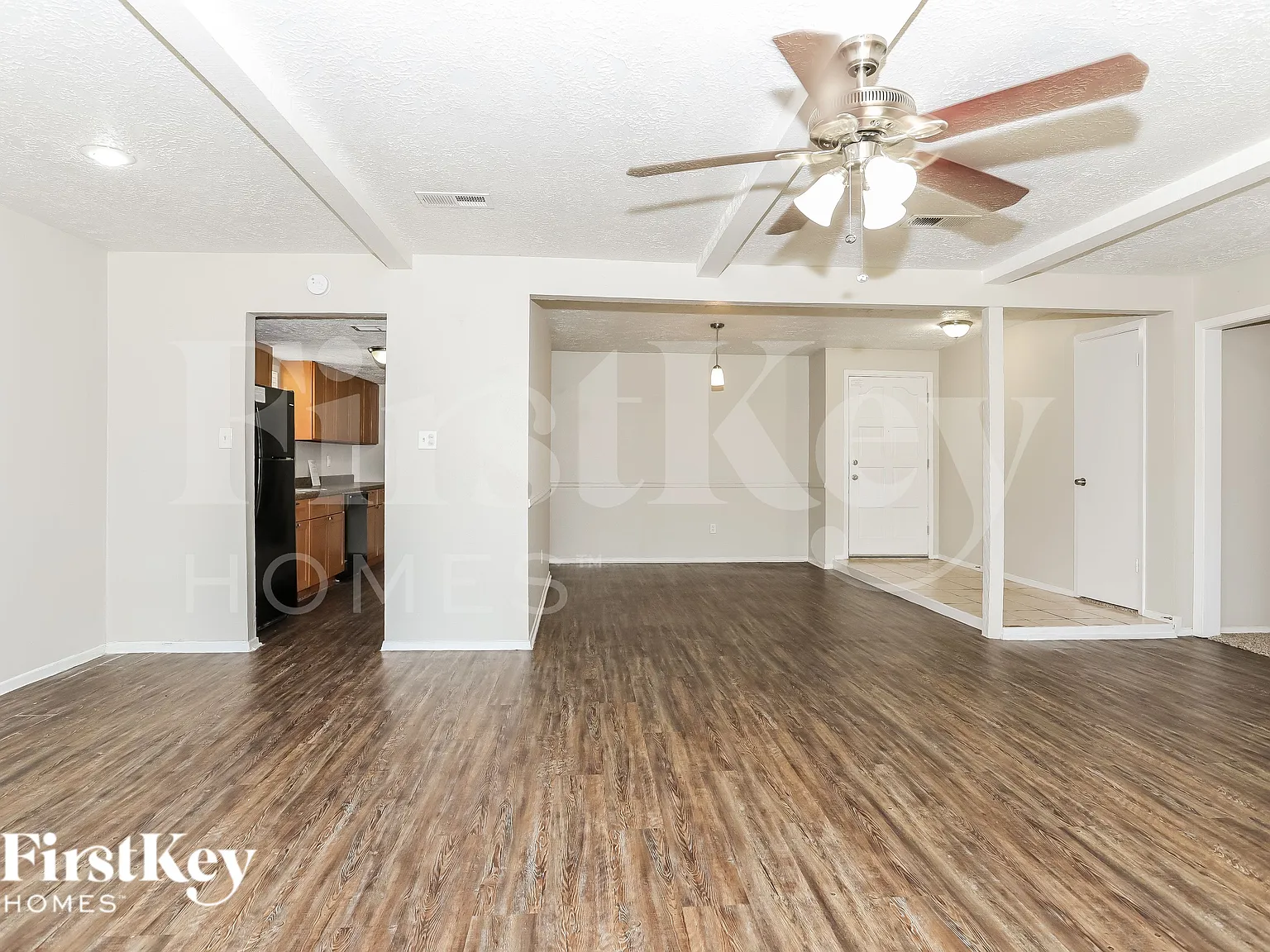 3 bed, 2.0 bath, 1646 sqft, $1,570 — Photo 4