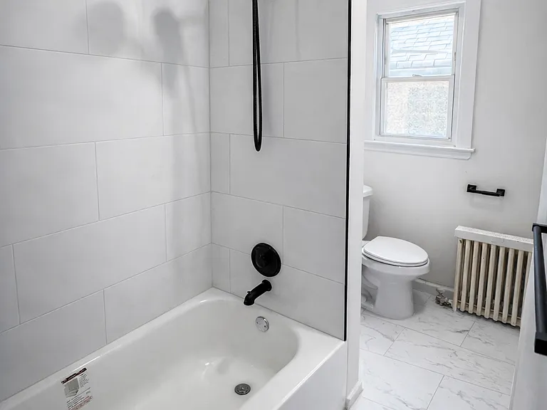 187 Chestnut St #2R — Photo 2