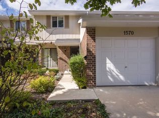 1570 Brittany Ct, Wheaton, IL