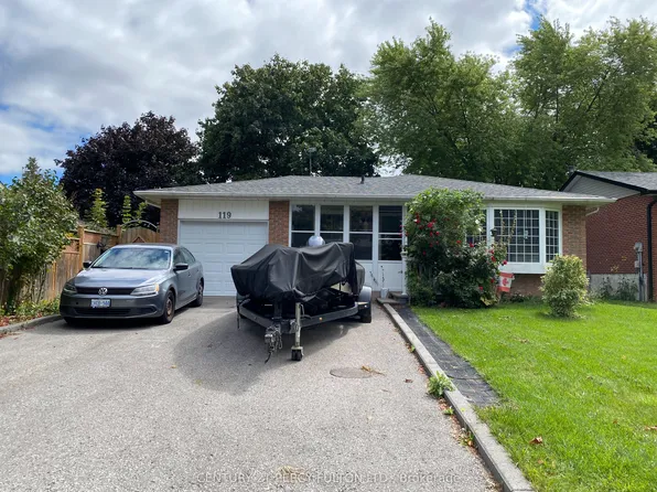 119 Calais St, Whitby, ON L1N 5M3