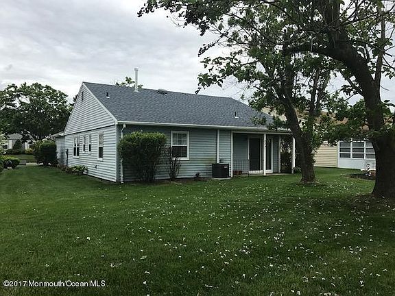 5th image of 50 Buckingham Dr