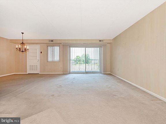 5th image of 1747 Edgewood Hill Cir APT 102