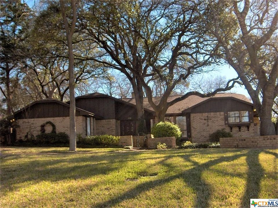 1st image of 3305 Oakridge Dr