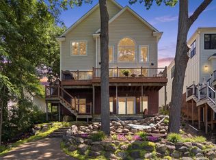 3962 Highcrest Dr, Brighton, MI 48116