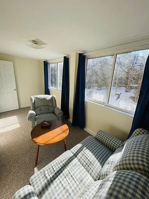 4 bed, 9999 sqft, $3,600 — Photo 2