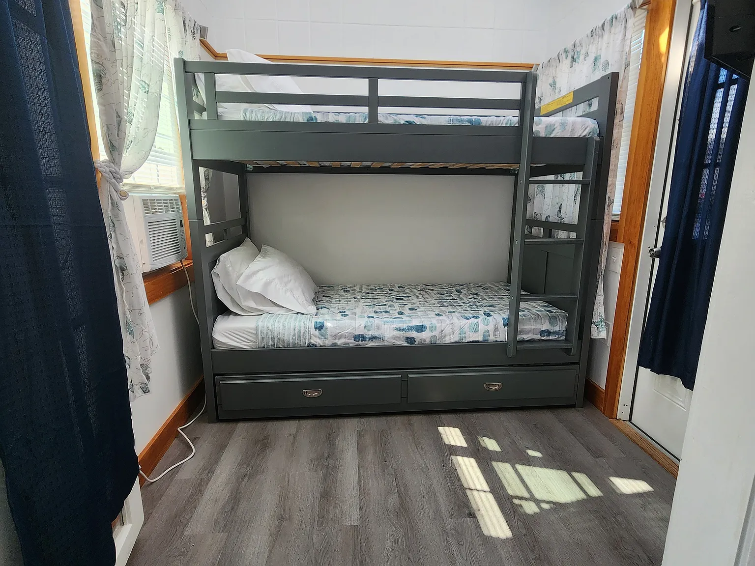 1 bed, 570 sqft, $1,800 — Photo 2