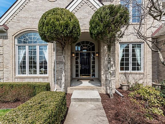 2nd image of 4486 Lake Forest Dr E