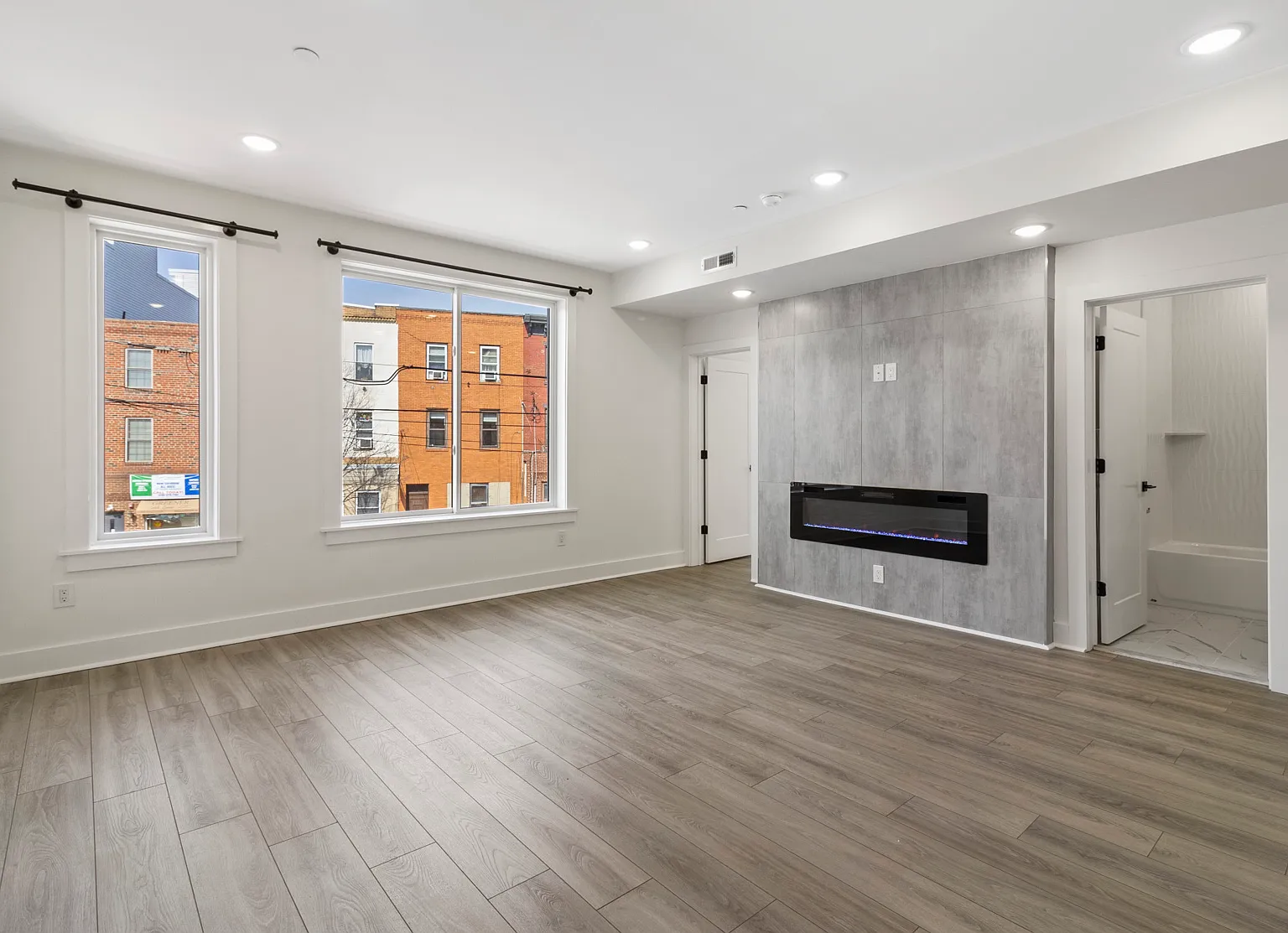 2 bed, 1000 sqft, $1,950 — Photo 3