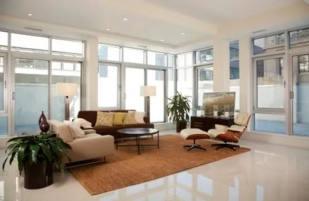 Sold by Urban Marketing--District | media 10