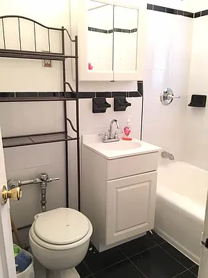 Rented by Lang Realty LLC | media 7