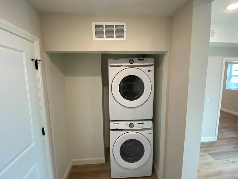 11168 Morrison St — Photo 4
