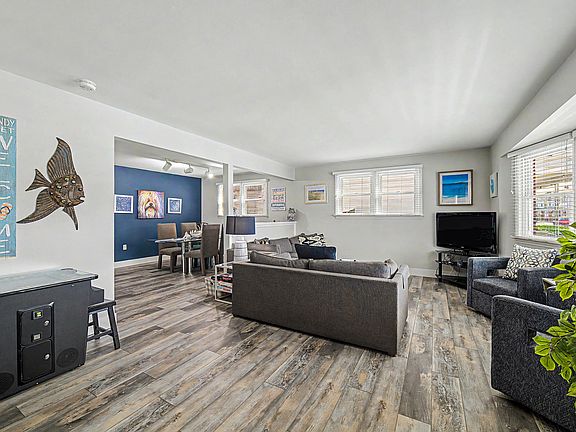 4th image of 6903 Ventnor Ave #1