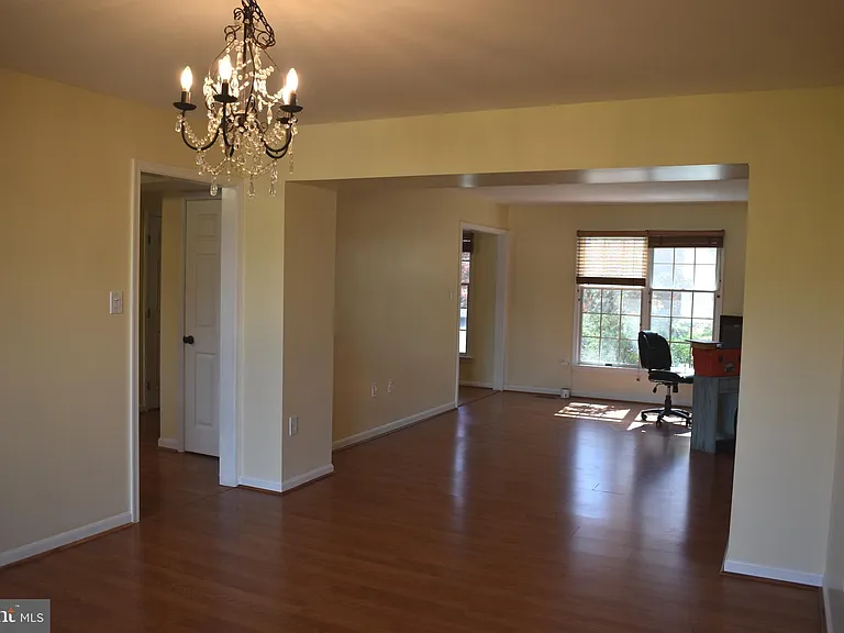 2174 E Greenleaf Dr — Photo 12