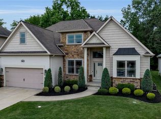 34 Avalon Meadows Ln, East Amherst, NY 14051