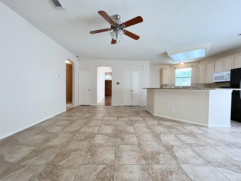 4723 Silverlake Dr — Photo 10