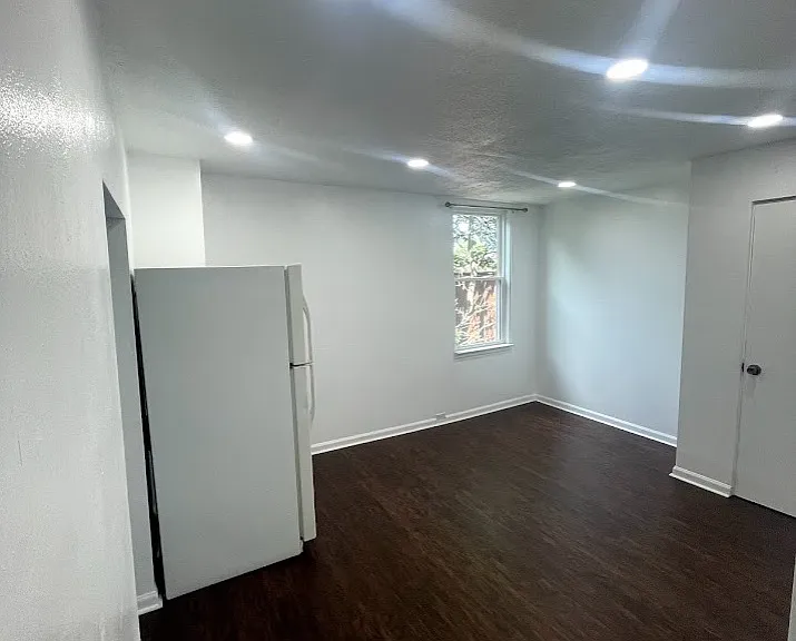221 Orchard Pl — Photo 9