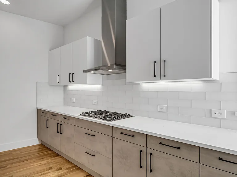 426 W 9th St #108 — Photo 11