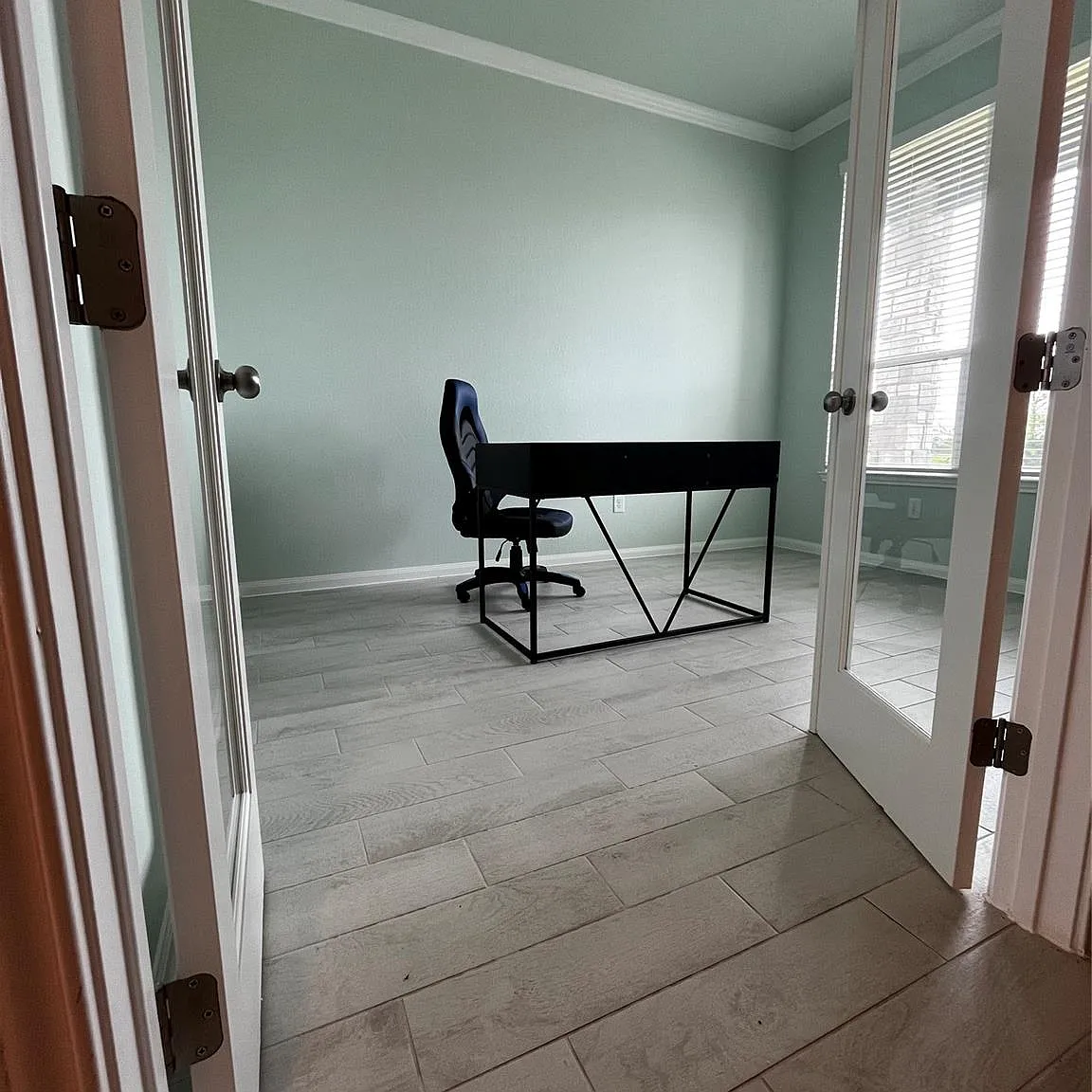 4 bed, 3.5 bath, 2423 sqft, $3,750 — Photo 2