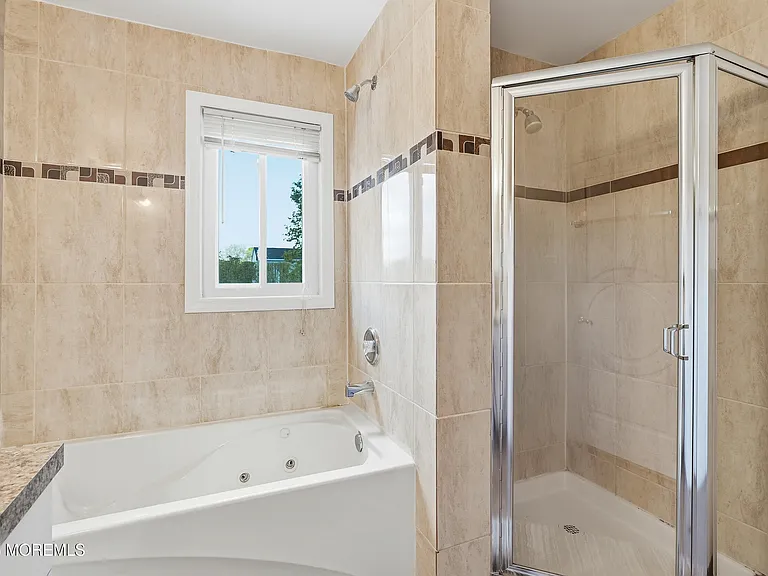 970 Van Court Ave — Photo 31