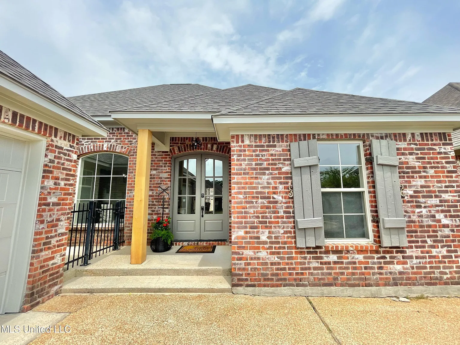 3 bed, 1841 sqft, $2,200 — Photo 3