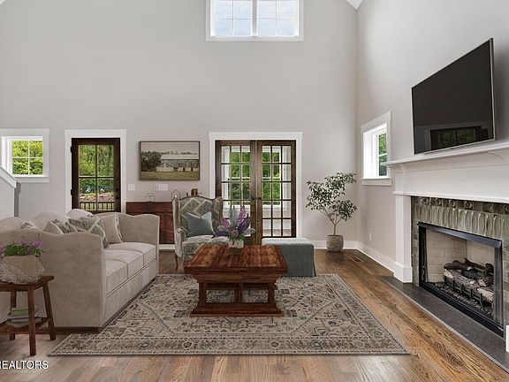4th image of 1317 Thomas Ave