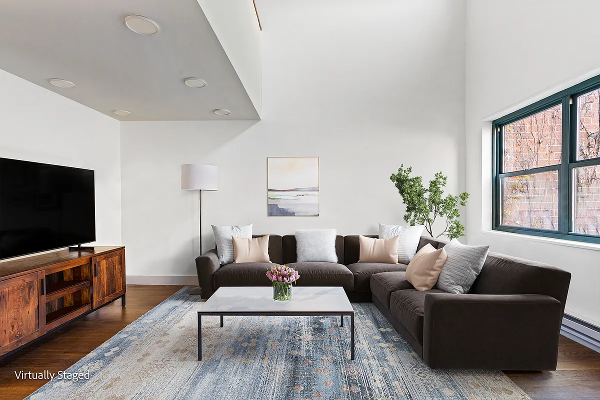 353 West 11th St Unit 4A  