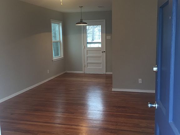 2nd image of 3219 Casino Dr