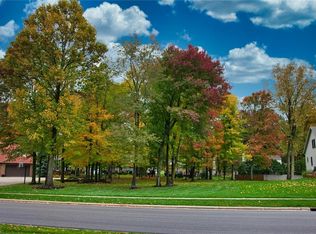 Ridge Crest Dr, Akron, OH 44321