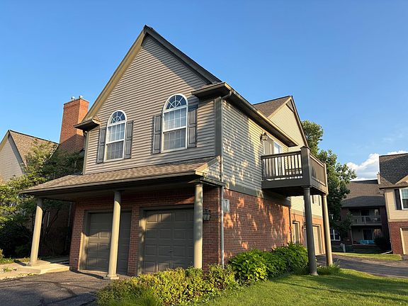 2nd image of 28406 Carlton Way Dr