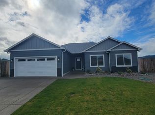 912 Medina Ave, Sutherlin, OR