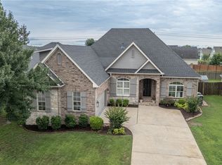 6702 W Braebourne Dr, Rogers, AR 72758