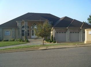 1089 Crescent Dr, Hollister, MO 65672