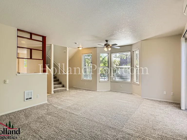 222 NE 76th Ave — Photo 8