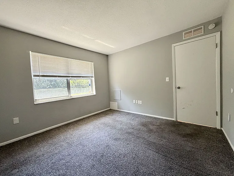 12258 Foothill St — Photo 15