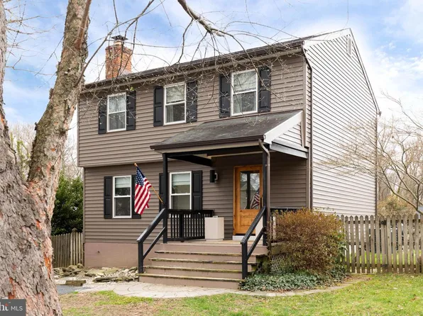 353 S Riverside Dr, Crownsville, MD 21032