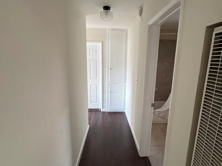5401 W Olympic Blvd #3 — Photo 10