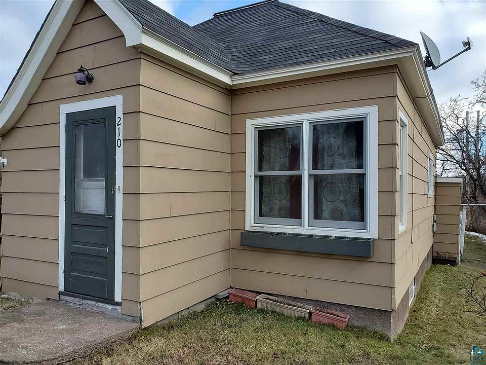 1st image of 210 1st Ave W
