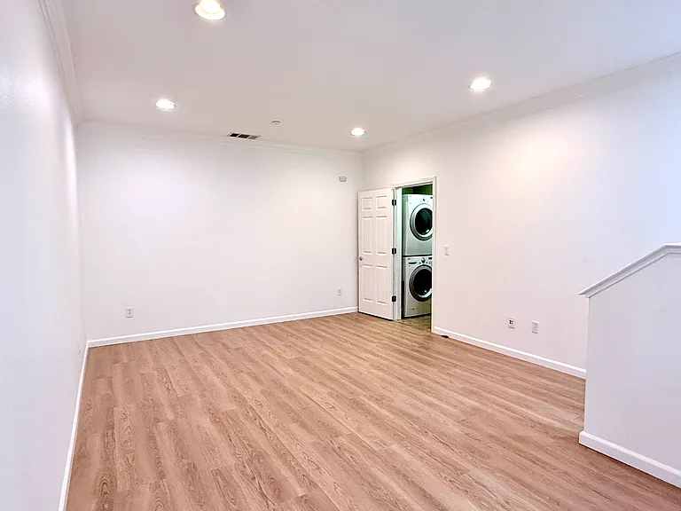 2866 Alnwick Ave #3 — Photo 3