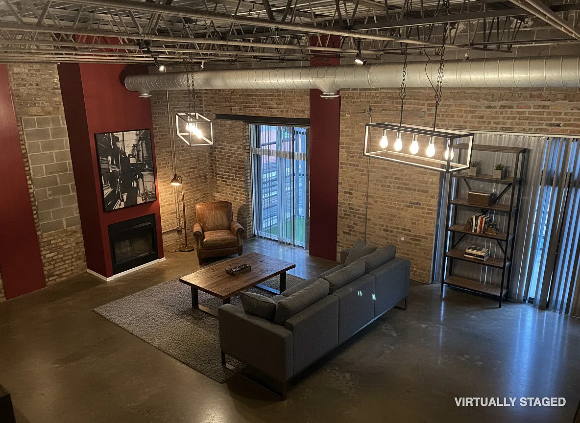 2025 N Sheffield Ave — Photo 2