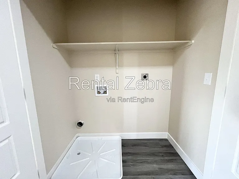 1310 Playa Del Rey Dr — Photo 12