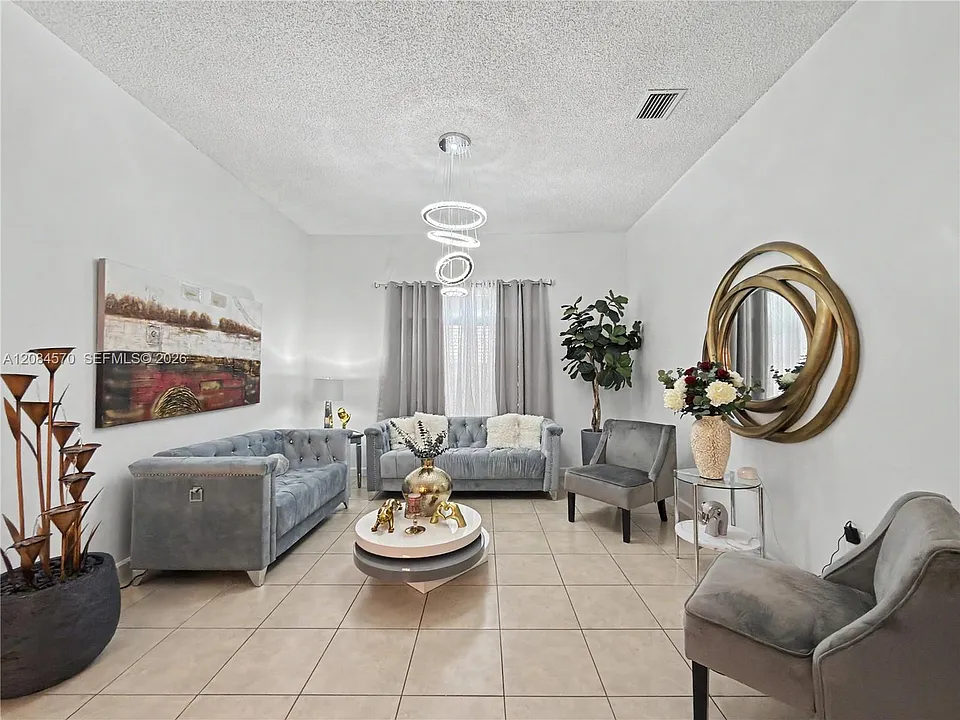 522 NE 20th Ave