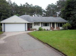 1923 Crestwood Ln, Muskegon, MI 49441