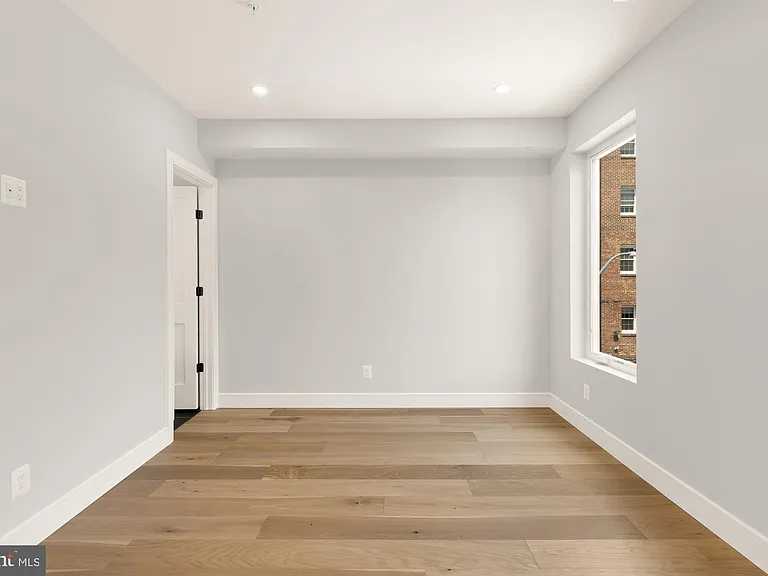 3215 Mount Pleasant St NW #201 — Photo 21