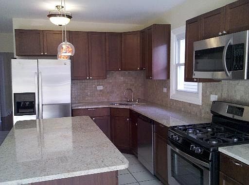 4th image of 3636 S Elmwood Ave