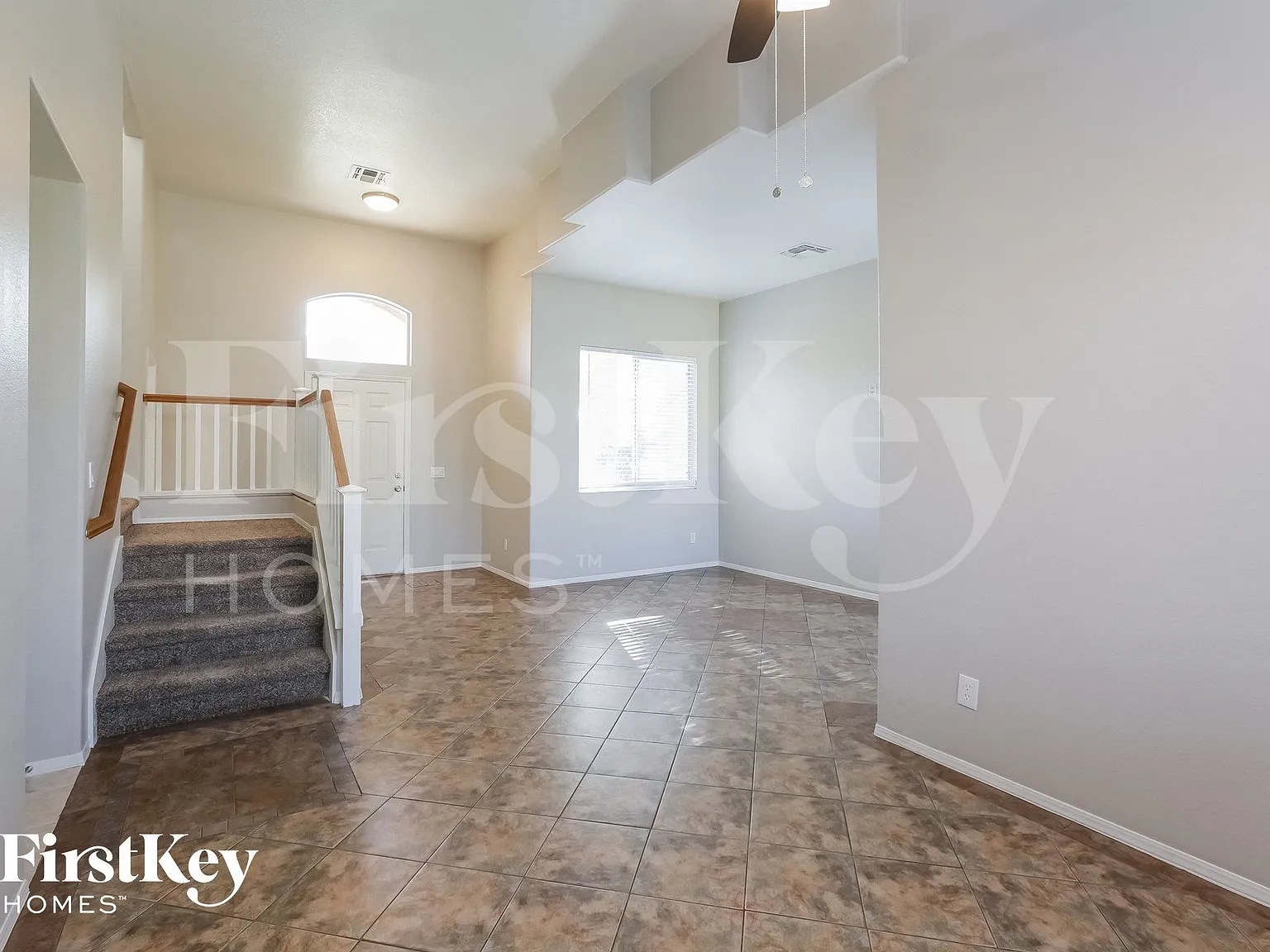 5 bed, 2.5 bath, 1993 sqft, $2,190 — Photo 4