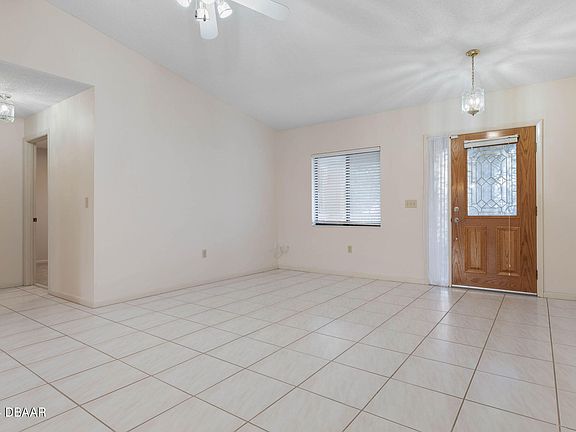 5th image of 6 Wellesley Ln