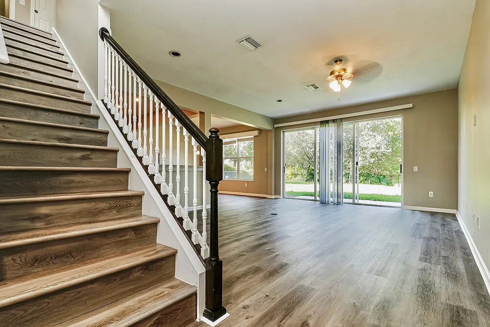 3 bed, 2.5 bath, 1842 sqft, $2,220 — Photo 4