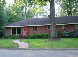 101 Governor Berkeley Rd, Williamsburg, VA 23185